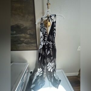 Elegant Black and White Leaf Print Jumpsuit